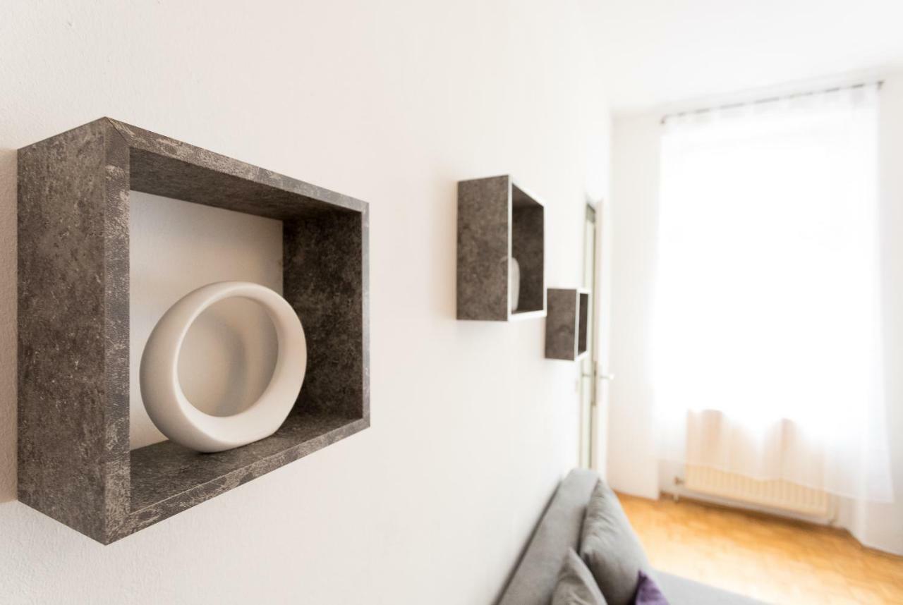 Lovely Two Level Apartment For Families Wina Bagian luar foto