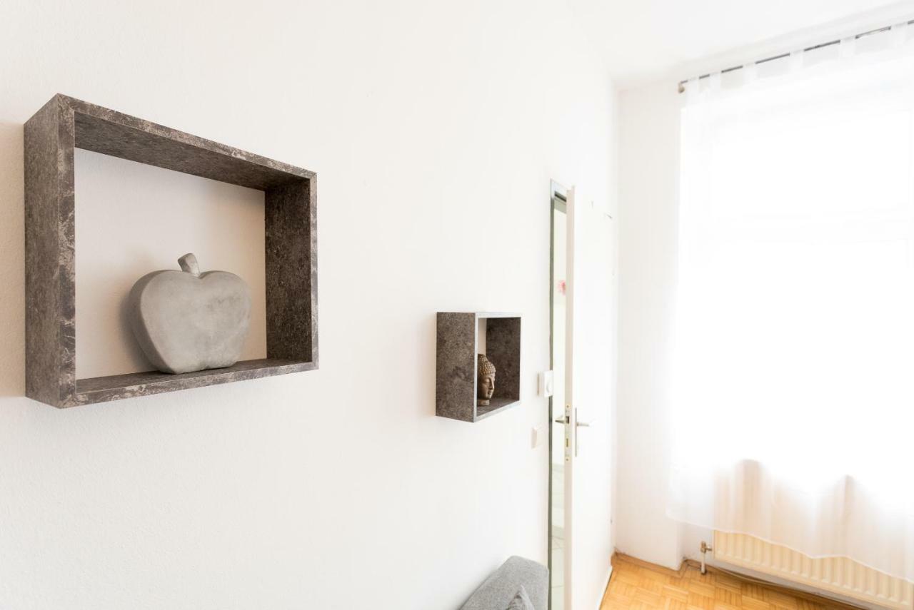 Lovely Two Level Apartment For Families Wina Bagian luar foto