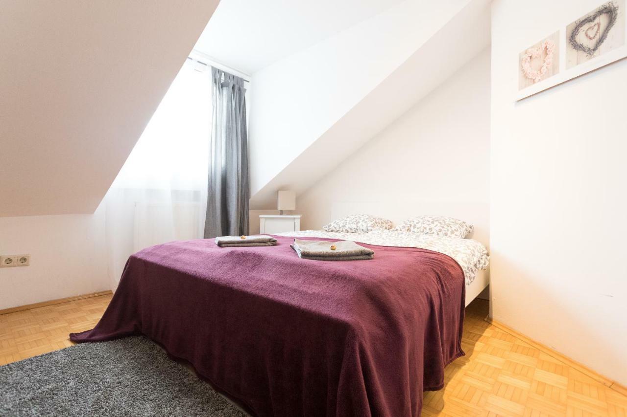 Lovely Two Level Apartment For Families Wina Bagian luar foto