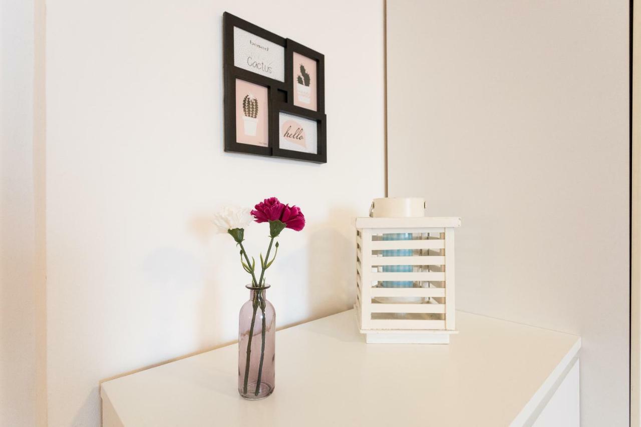 Lovely Two Level Apartment For Families Wina Bagian luar foto